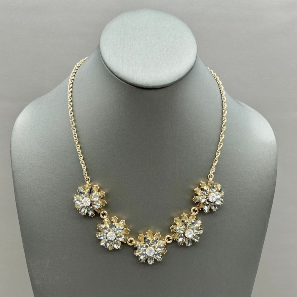 Banana‎ Republic Necklace Womens Gold Tone Floral Crystal Statement 18 Inch